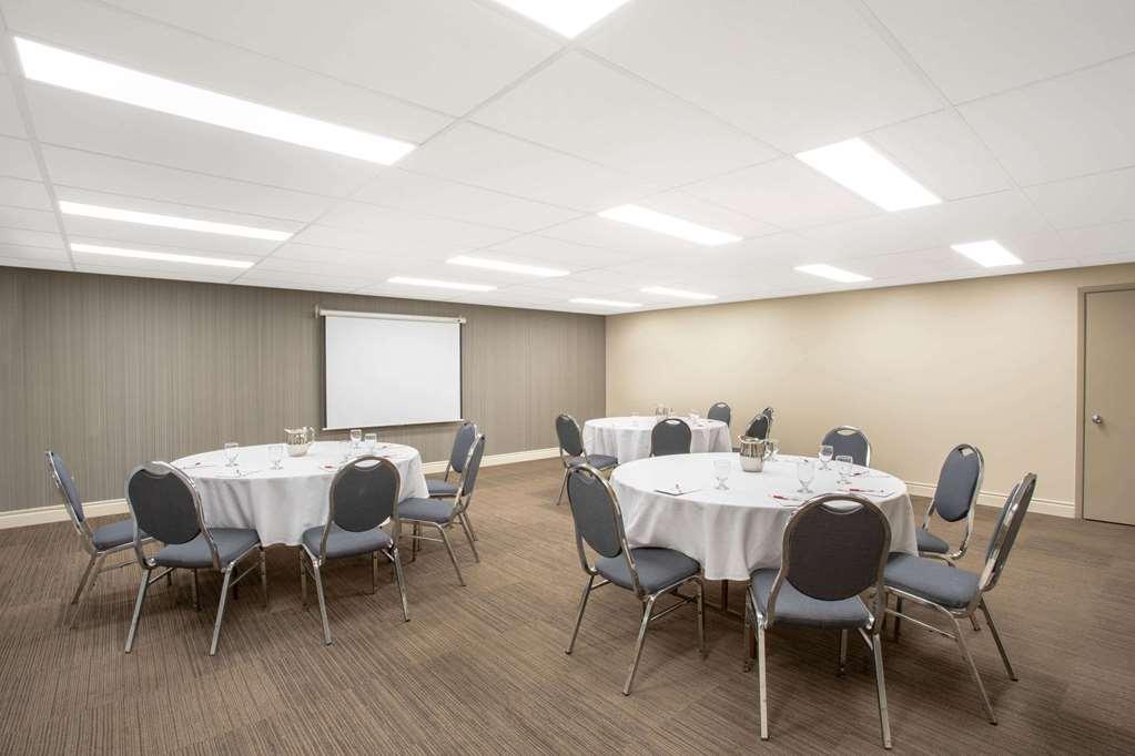 Quality Inn & Conference Centre Kingston Central Einrichtungen foto