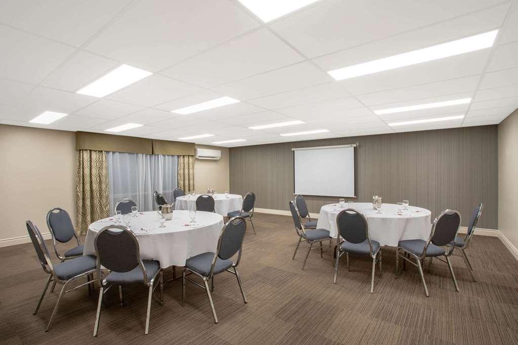 Quality Inn & Conference Centre Kingston Central Einrichtungen foto