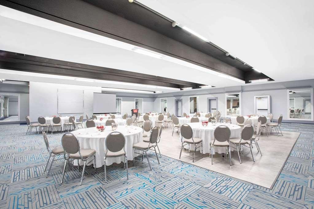 Quality Inn & Conference Centre Kingston Central Einrichtungen foto