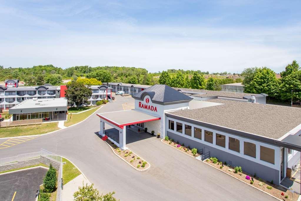 Quality Inn & Conference Centre Kingston Central Exterior foto