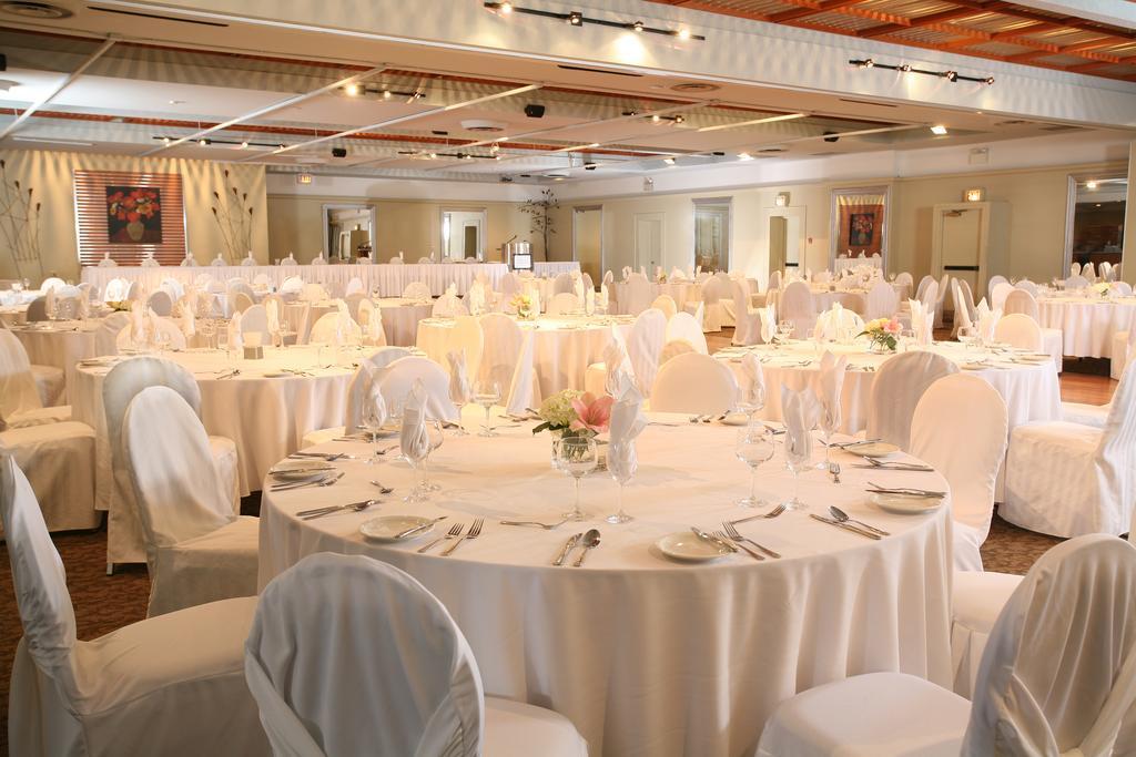 Quality Inn & Conference Centre Kingston Central Restaurant foto