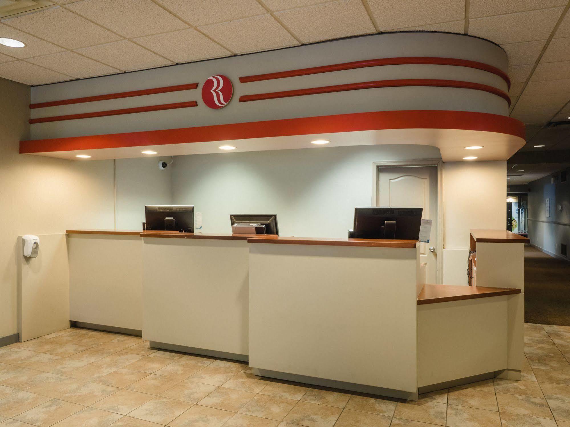 Quality Inn & Conference Centre Kingston Central Exterior foto