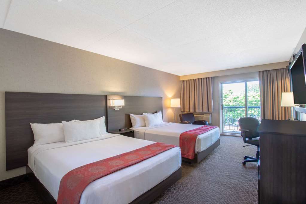 Quality Inn & Conference Centre Kingston Central Zimmer foto